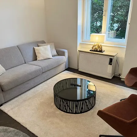 Exklusives Designer-apartment In Altbogenhausen Hochwertige Ausstattung Fuer Hoechste Ansprueche Munich
