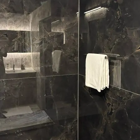 Exklusives Designer-apartment In Altbogenhausen Hochwertige Ausstattung Fuer Hoechste Ansprueche Munich
