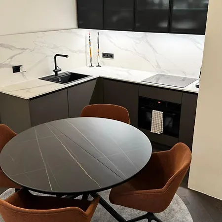Exklusives Designer-apartment In Altbogenhausen Hochwertige Ausstattung Fuer Hoechste Ansprueche * Munich